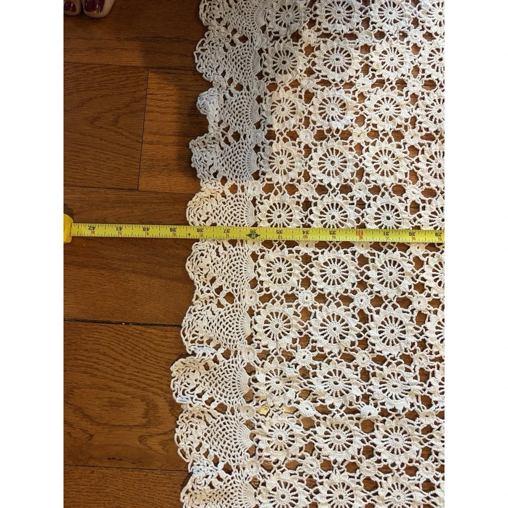 Vintage Handmade Crochet Tablecloth Daisy Wheel Pattern Cream 36x36 Scallop